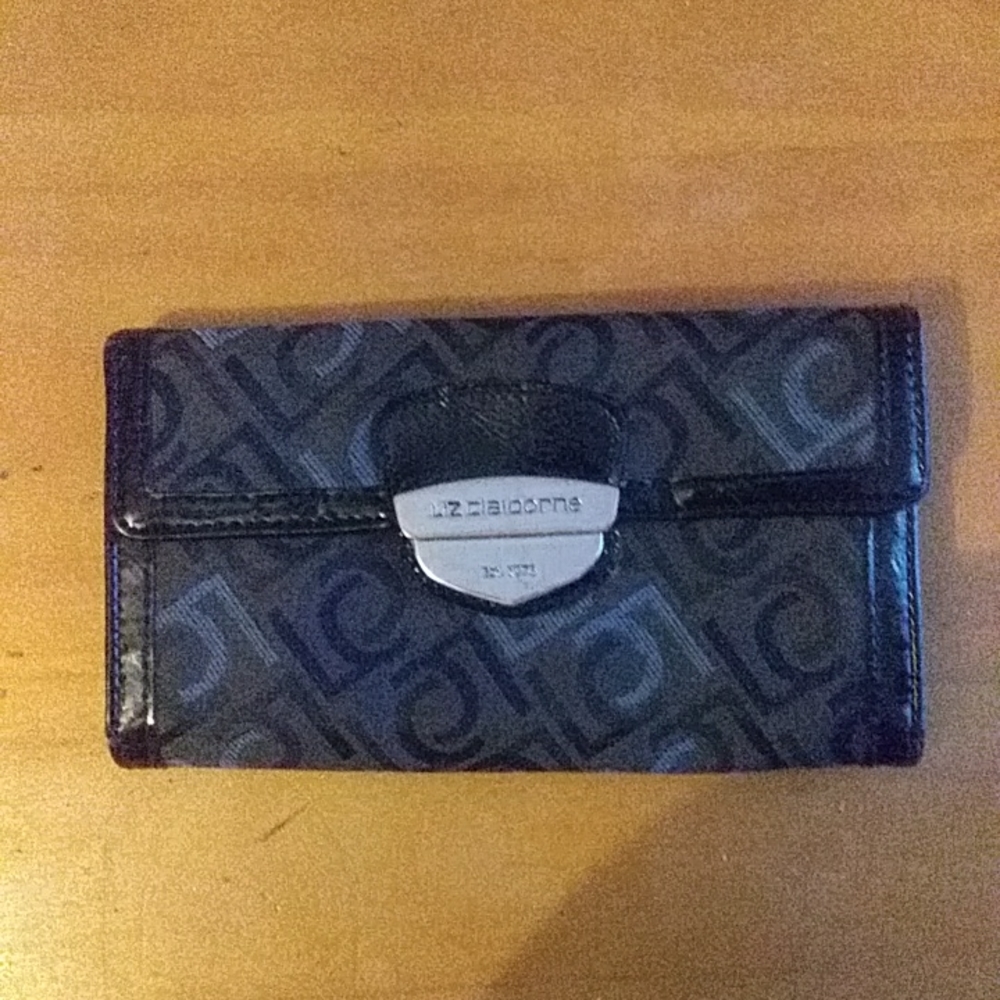 Liz Claiborne wallet